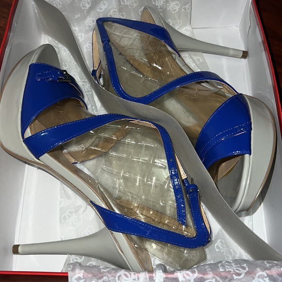 Guess Blue Gray Patent Platform Heels - Picture 5 of 6